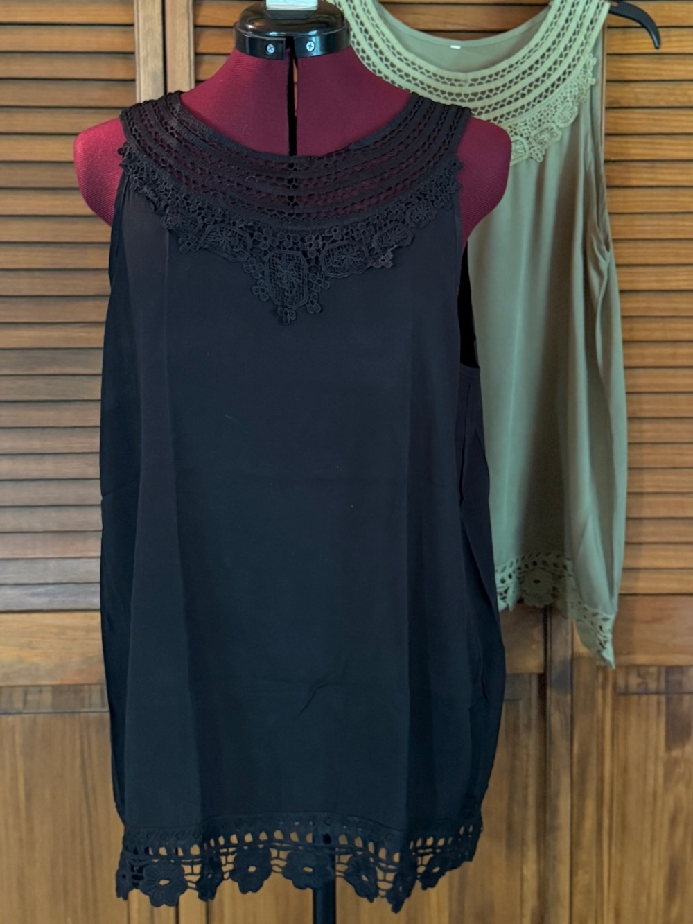 Bundle of two Macrame’ trim tank top blouses - Green - Black - XXL